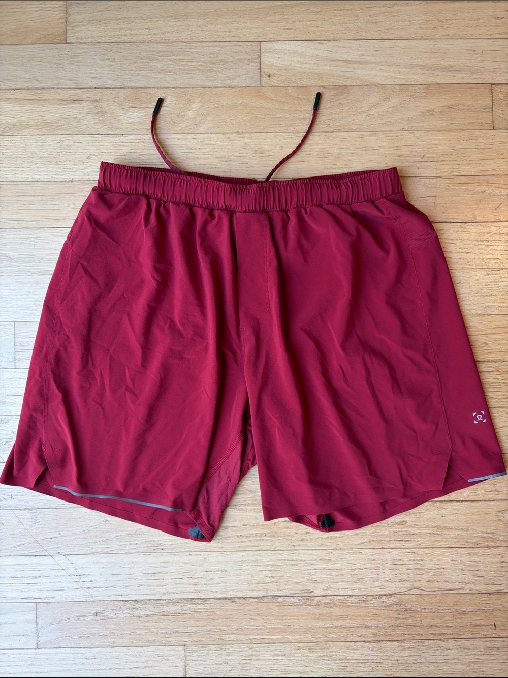 LIULULEMON Surge shorts in "Caliente" size L